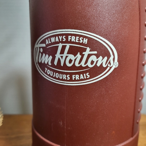 Vintage Tim Hortons 1 Litre Thermos with 2 Drinking Cups - Picture 3 of 16